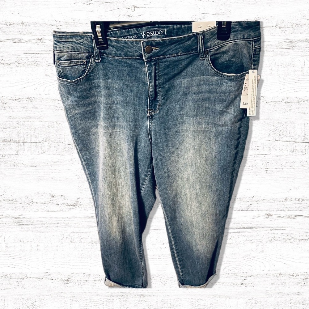 NWT Super cute jean capris faded in all the right places! Made by Westport sz 16